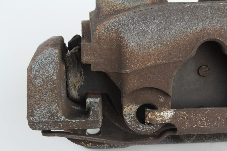 03-08 BMW Z4 E85 Roadster Front Right Passenger Side Brake Caliper 6758114 OEM