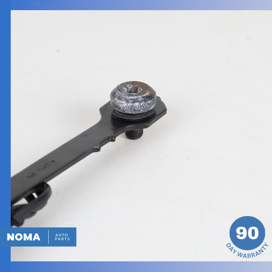 98-99 Jaguar X308 XJ8 XJR VDP Front Left Seat Belt Buckle Beige HNC7012AD OEM