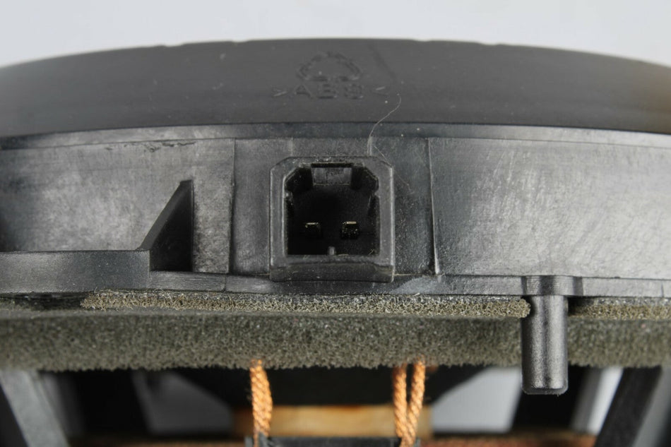 04-09 Jaguar XJ8 VDP X350 X358 Rear Right or Left Side Deck Audio Subwoofer OEM