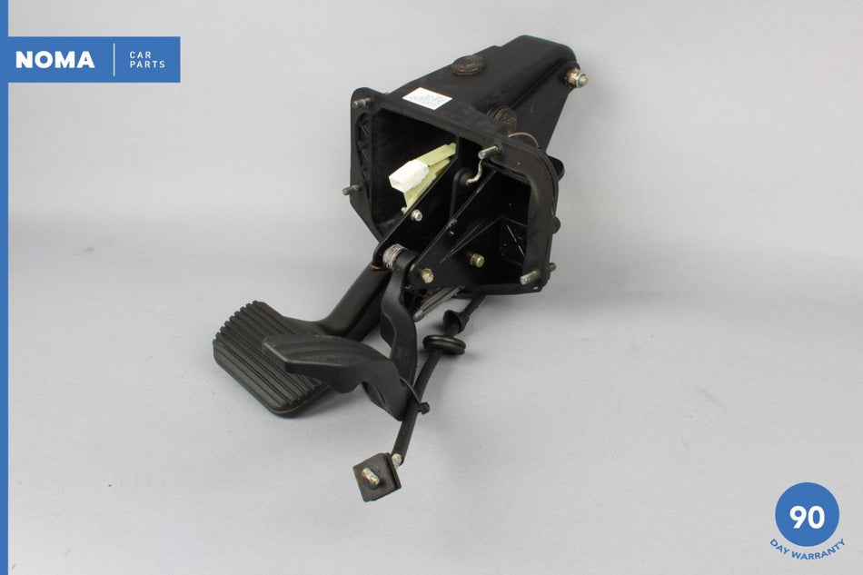 98-03 Jaguar XJ8 X308 Gas Acceleration and Brake Pedal w/ Bezel MNA5372BB OEM