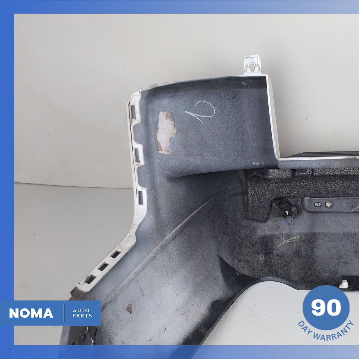 10-16 Land Rover L319 LR4 Rear Bumper Cover Assembly White OEM - photo 18