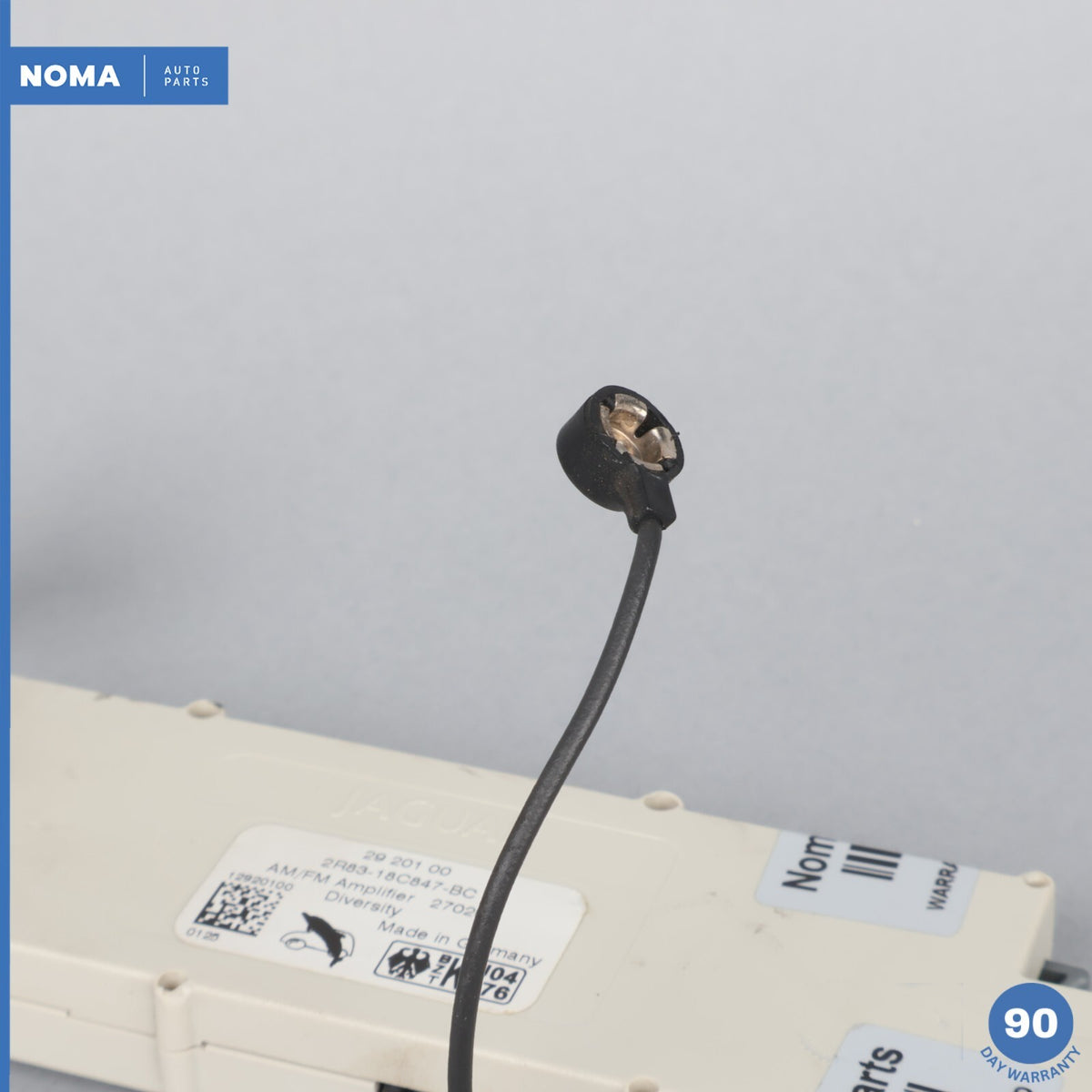 03-08 Jaguar S-Type R X202 AM FM Radio Antenna Amplifier 2R8318C847BC OEM - photo 4