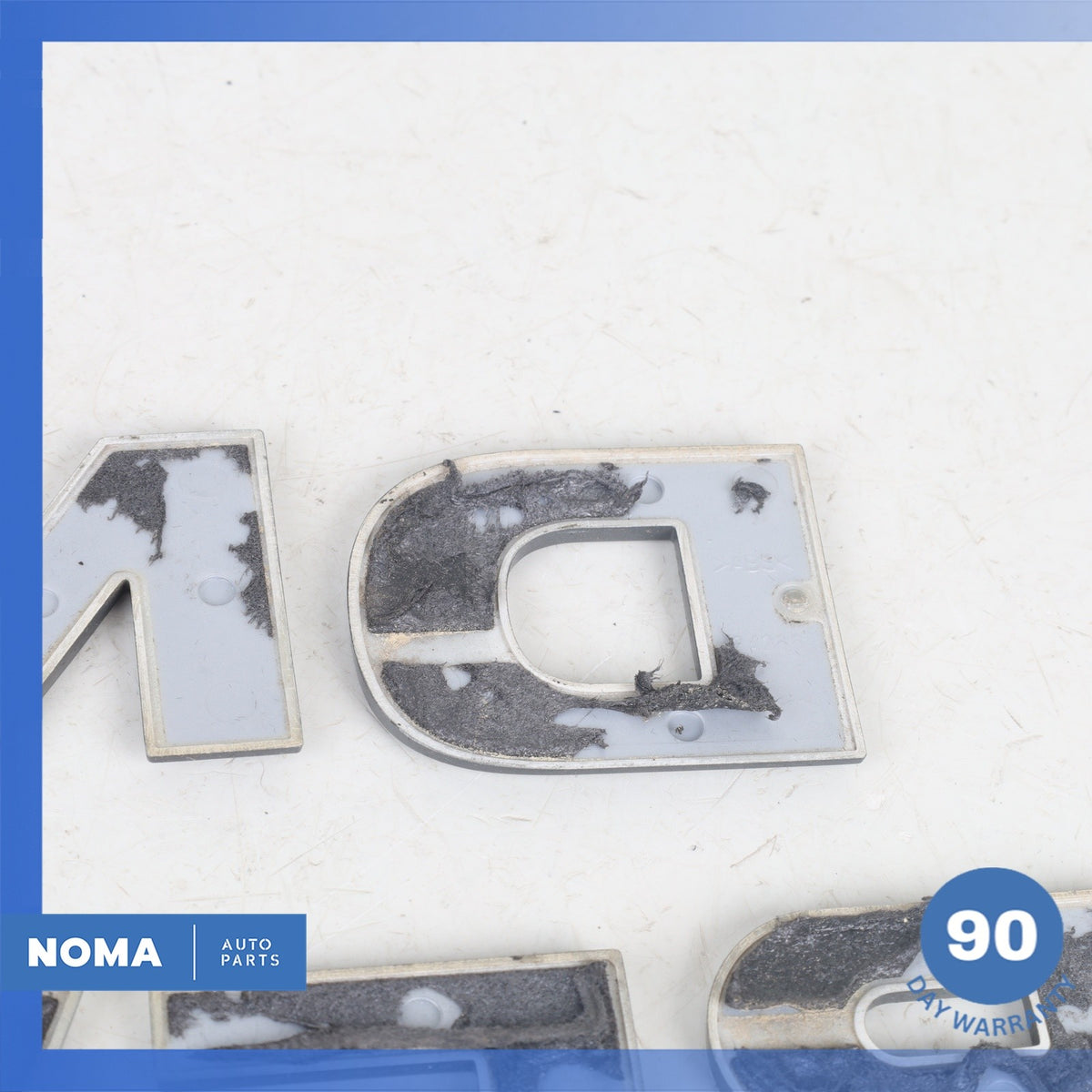 Land Rover LR4 L319 Hood Bonnet Logo Emblem Badge Set OEM - photo 10