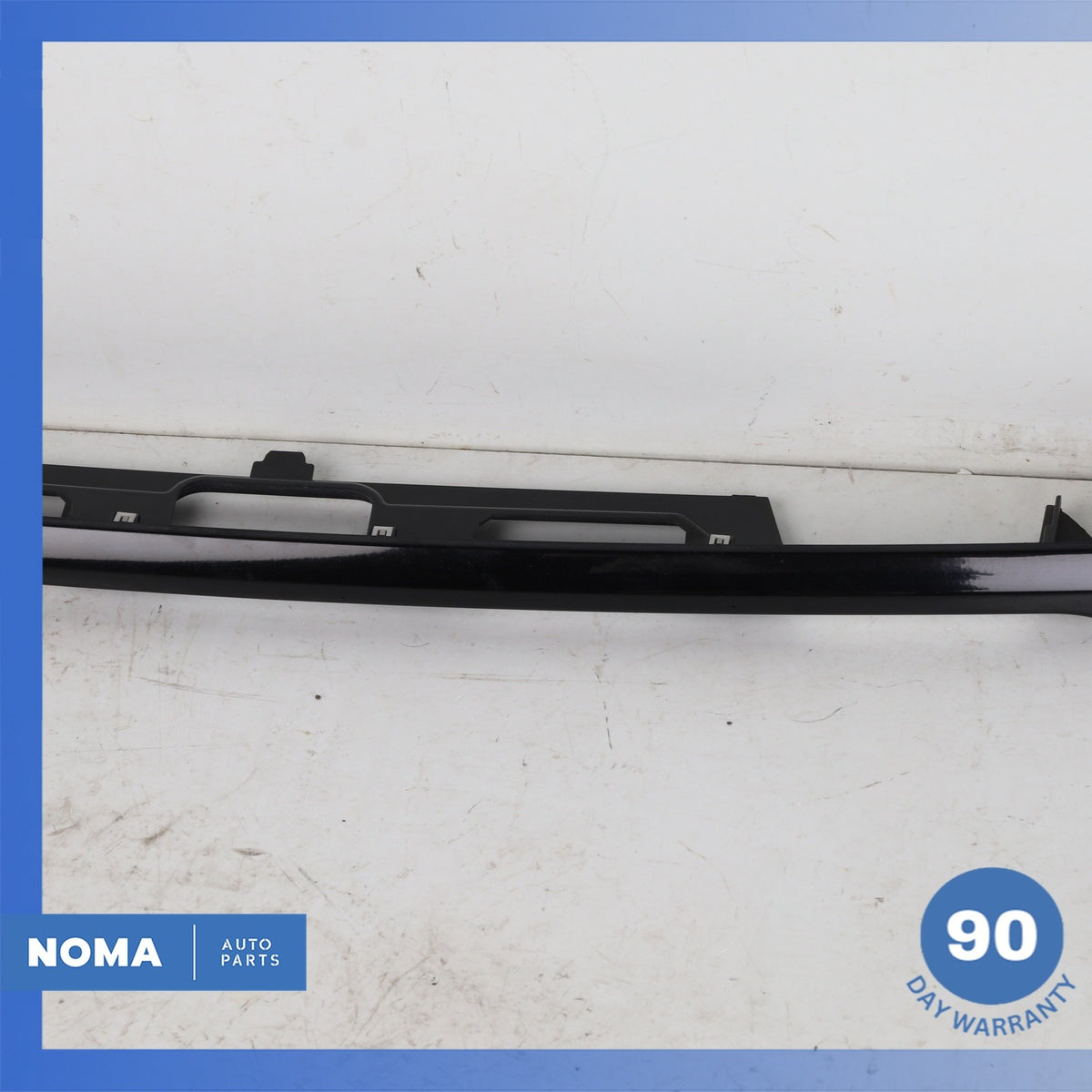 14-22 Range Rover Sport L494 Trunk Bezel License Plate Molding DK6240406DA OEM - photo 4