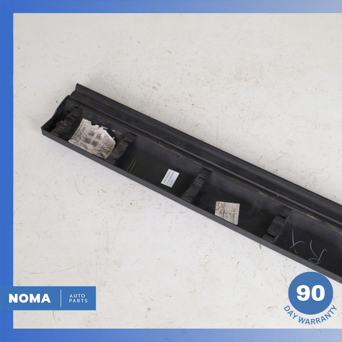 05-16 Land Rover L319 LR4 Front Right Passenger Side Door Outside Moulding OEM - photo 12