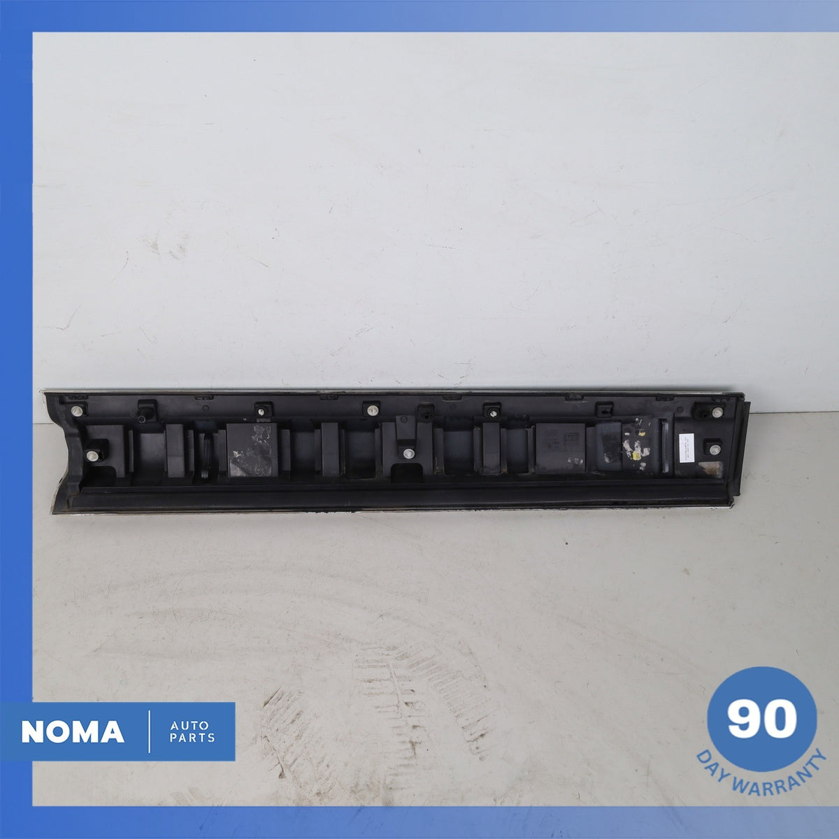 14-22 LR Range Rover Sport L494 Front Left Door Lower Molding DK6221065BD OEM - photo 7