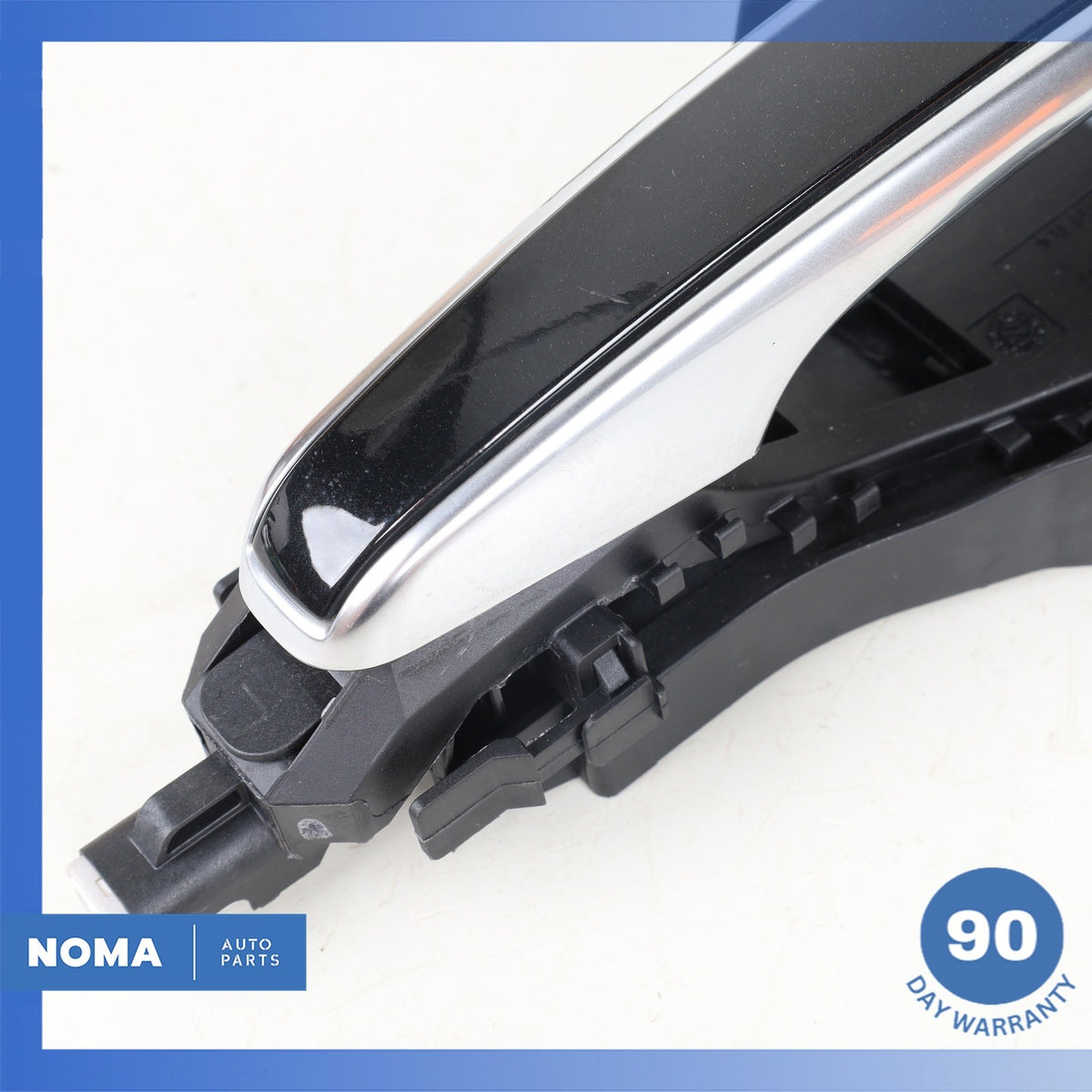LR Discovery Sport L550 Front Right Passenger Door Handle Black OEM 54k - photo 10