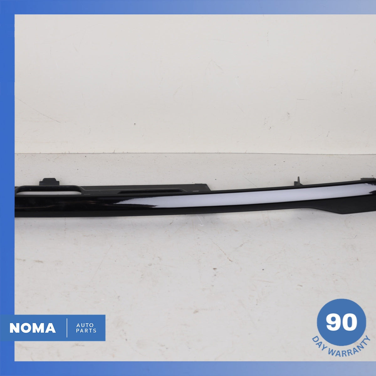14-22 Range Rover Sport L494 Trunk Bezel License Plate Molding DK6240406DA OEM - photo 3