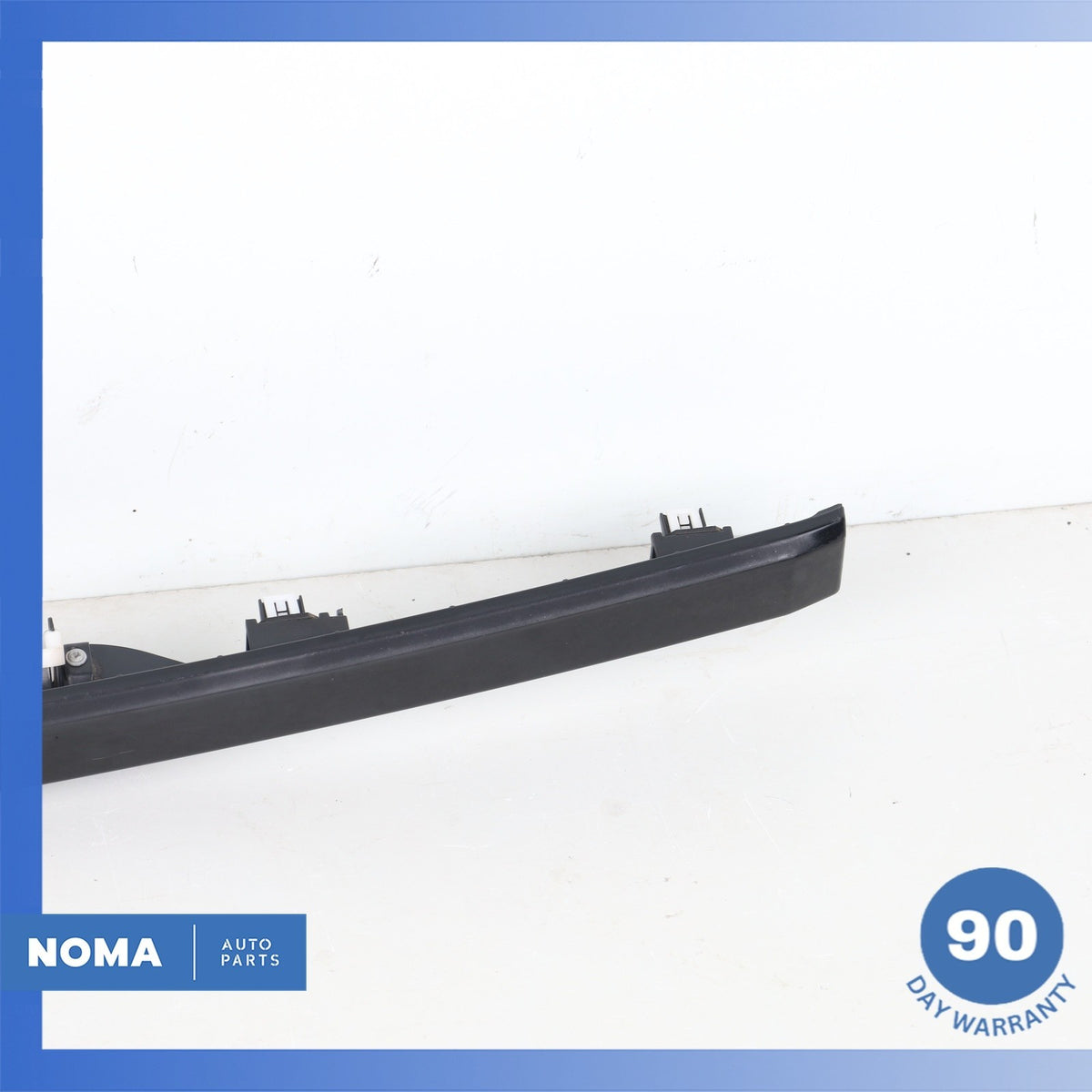 Range Rover Evoque L538 Rear Trunk Bezel License Plate Light Lamp Trim OEM - photo 3
