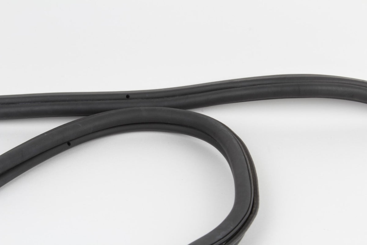 03-08 BMW Z4 E85 Roadster Rear Back Trunk Boot Lid Weatherstrip Seal 7016194 OEM - photo 9
