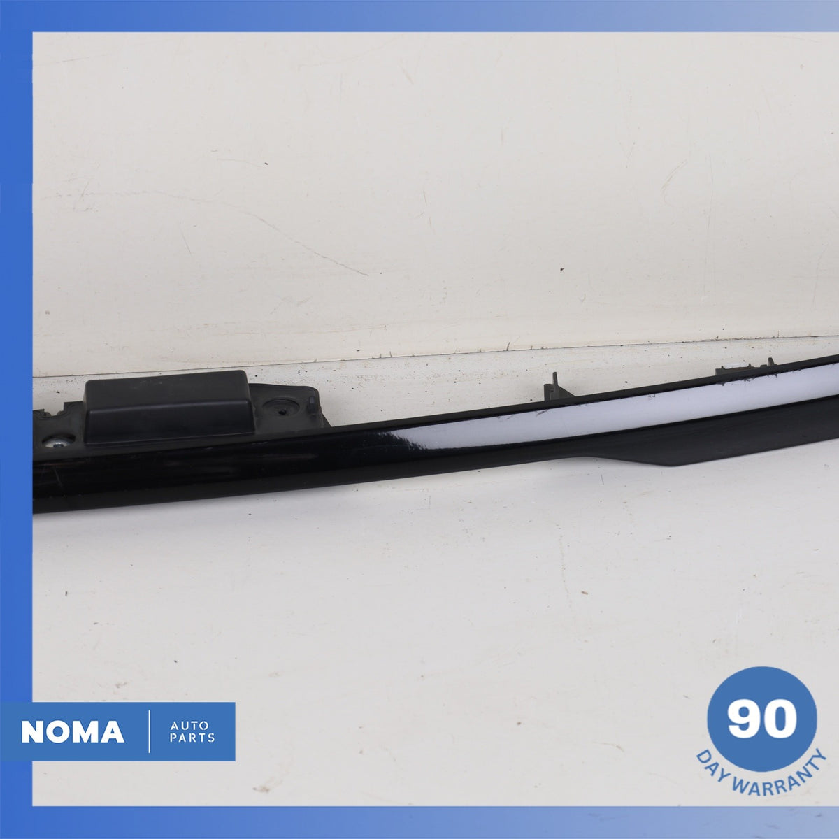 14-22 Range Rover Sport L494 Trunk Bezel License Plate Molding DK6240406DA OEM - photo 3