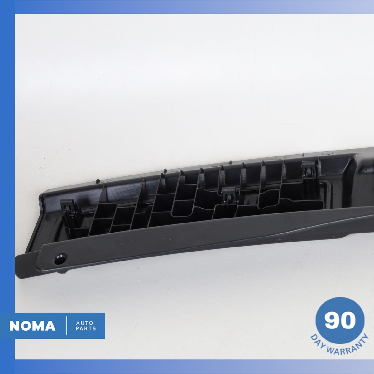 2020 Land Rover Range Rover Evoque L551 Trunk Scuff Plate Lock Cover OEM - photo 8