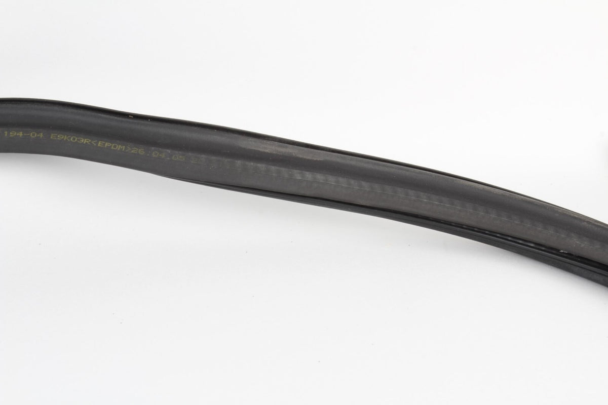 03-08 BMW Z4 E85 Roadster Rear Back Trunk Boot Lid Weatherstrip Seal 7016194 OEM - photo 6