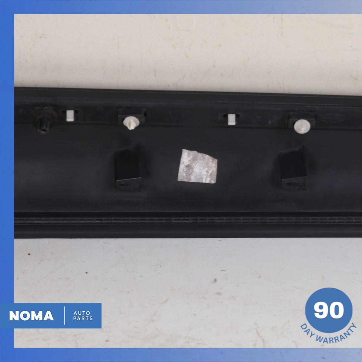12-19 Range Rover Evoque L538 4DR Front Left Door Lower Molding BJ3221065BJ OEM - photo 8