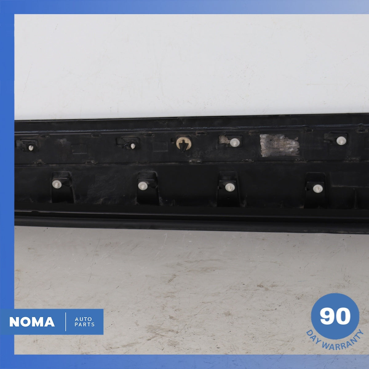 18-23 Range Rover L560 Velar Front Right Side Door Lower Cover Molding OEM - photo 9