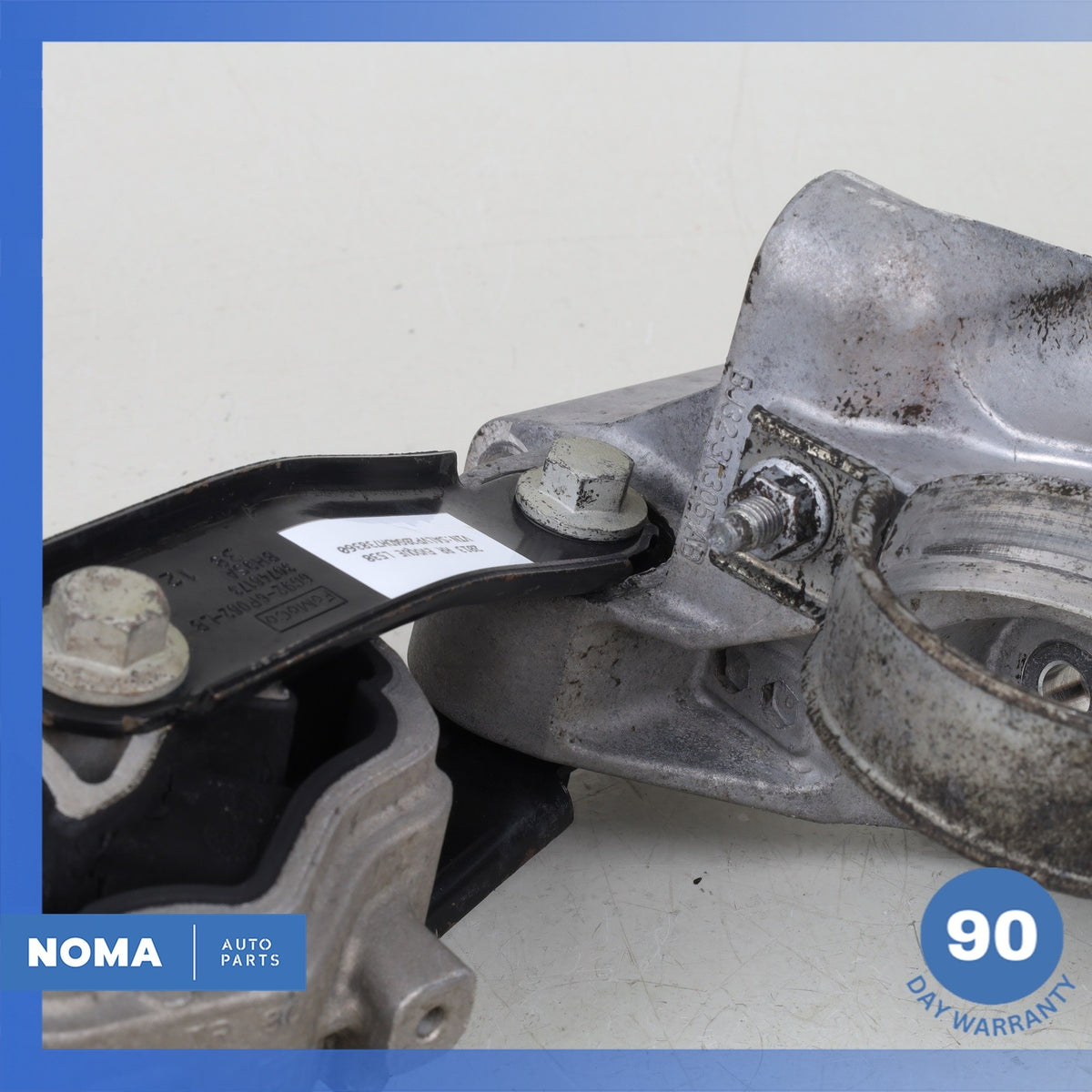 13-17 Range Rover Evoque L538 L550 Engine Motor Support Mount w/ Bracket OEM - photo 3