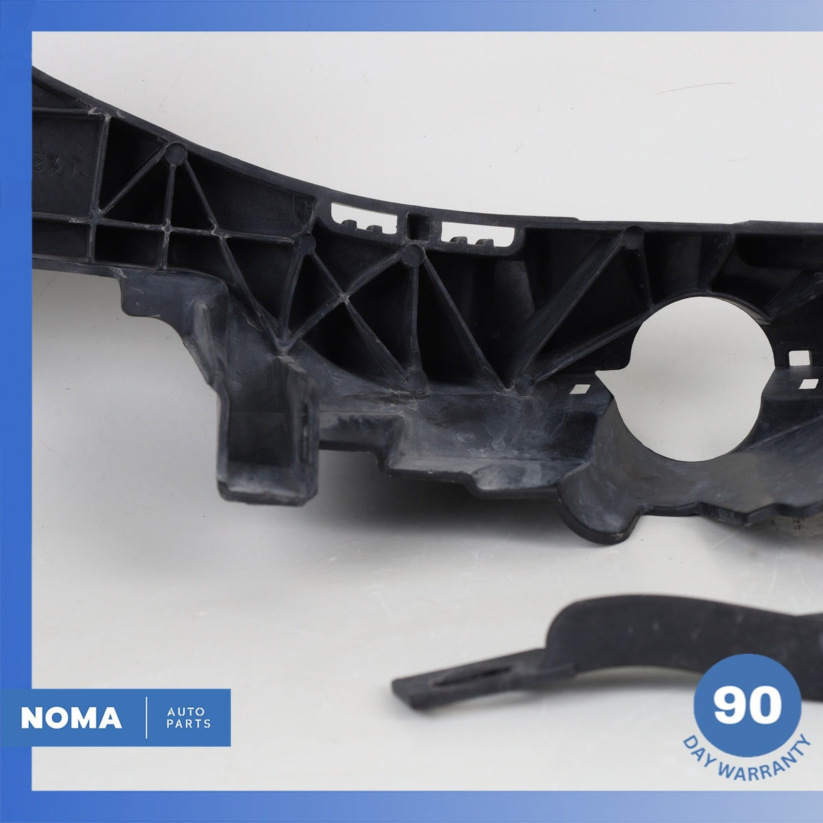 BMW E92 328i 335i Coupe Right Side Headlight Support Bracket Set 7227926 OEM 75k - photo 13