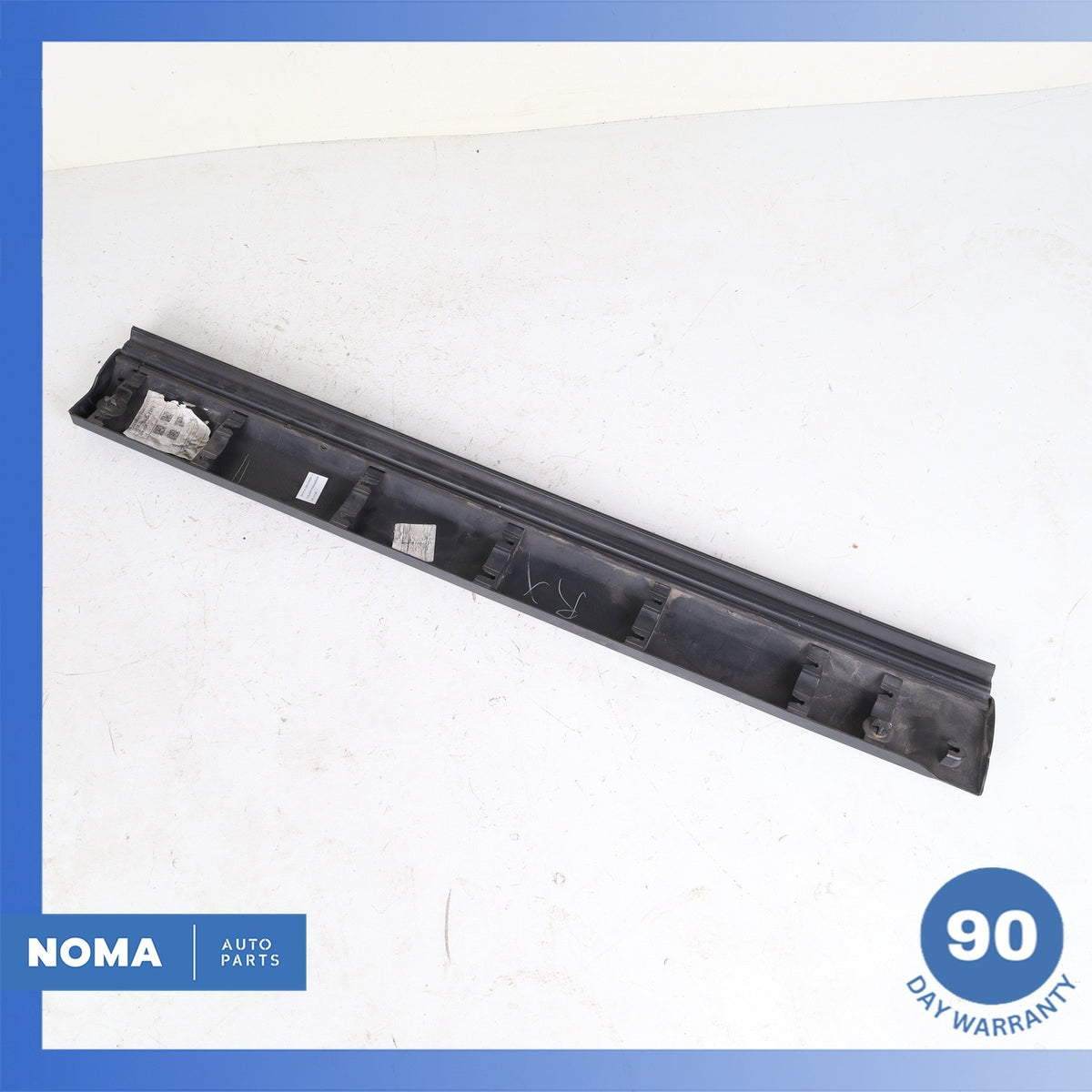 05-16 Land Rover L319 LR4 Front Right Passenger Side Door Outside Moulding OEM - photo 9