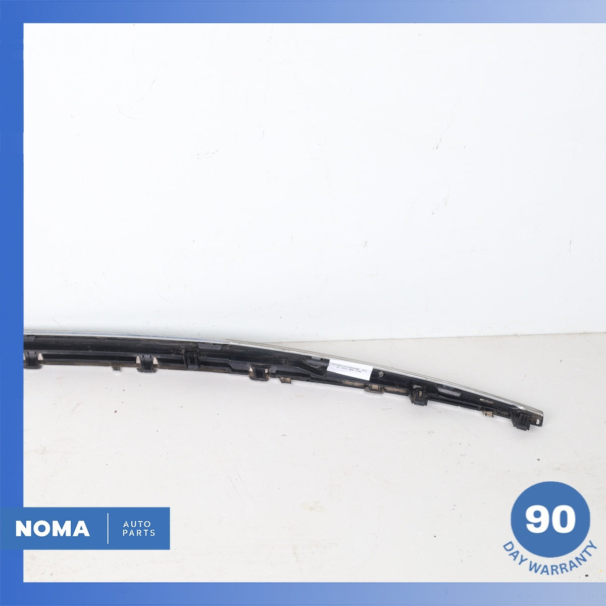 BMW F07 535i 550i GT Trunk Boot Lid Door Molding 7211167 OEM - photo 8
