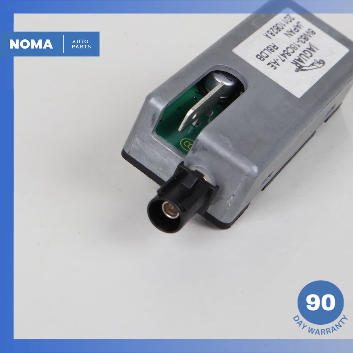 2012 Jaguar X150 XK Radio Antenna AM FM AMP Amplifier Module 8W8318C847AE OEM - photo 3