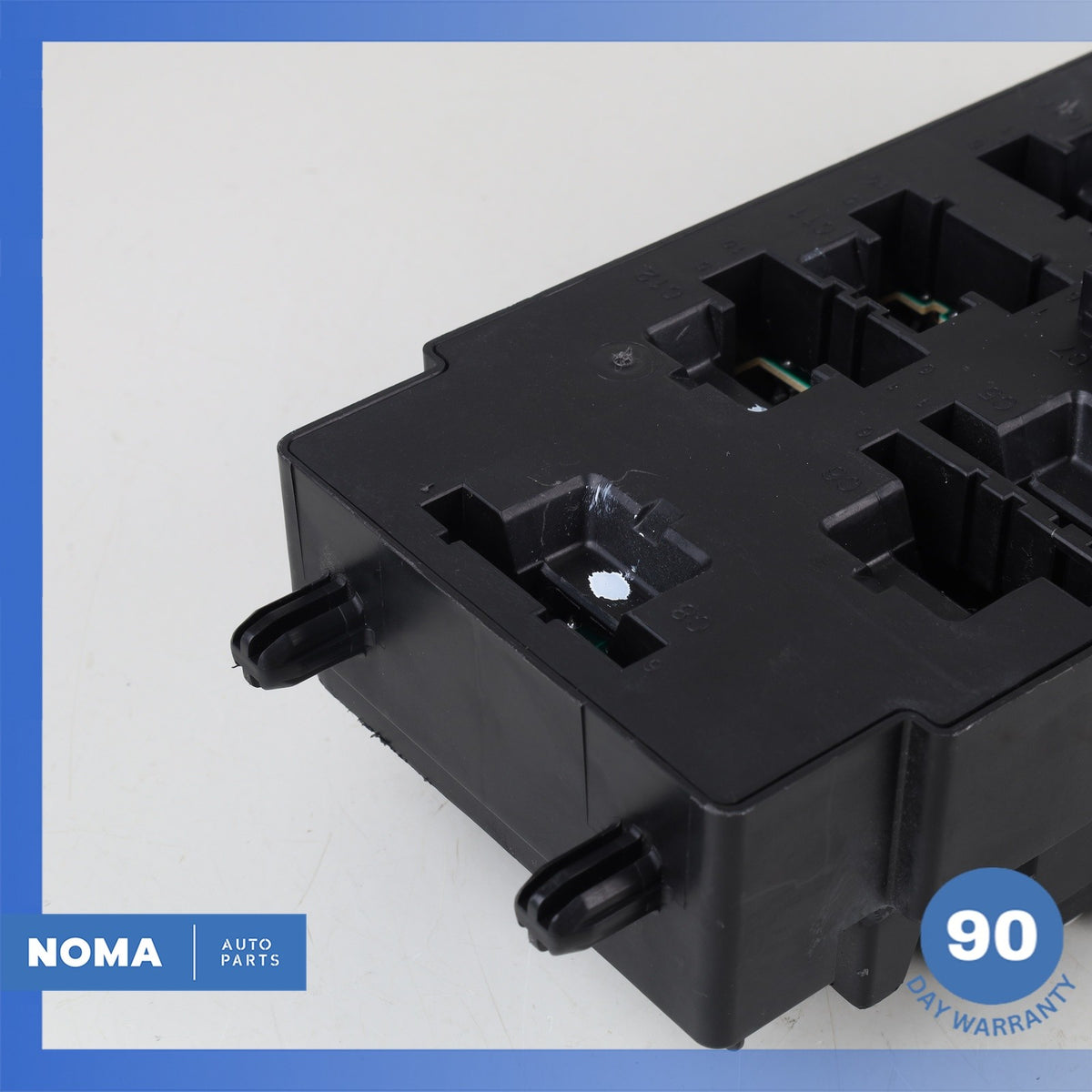 Range Rover Sport L494 L405 Engine Compartment Fuse Relay Box OEM - photo 11