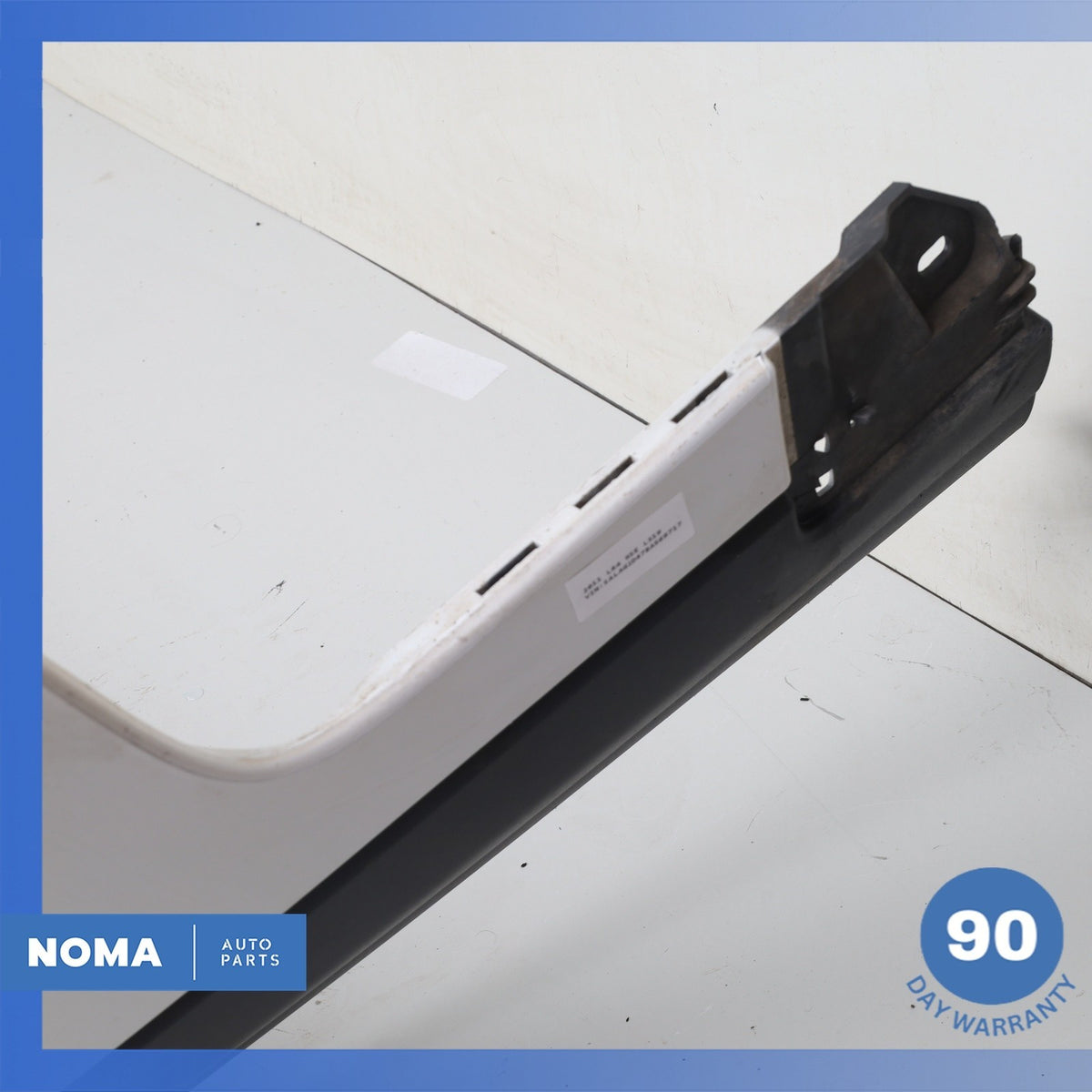 10-16 Land Rover L319 LR4 Rear Bumper Cover Assembly White OEM - photo 3