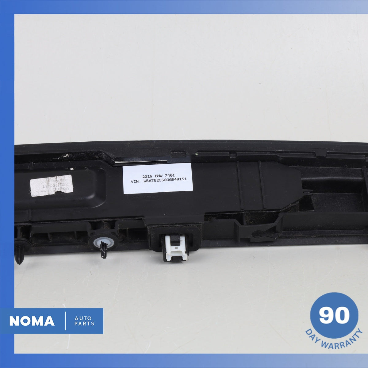 BMW G12 740i Trunk Boot License Plate Light w/ Handle 7357105 OEM - photo 9