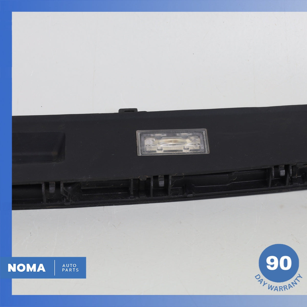 BMW G12 740i Trunk Boot License Plate Light w/ Handle 7357105 OEM - photo 4