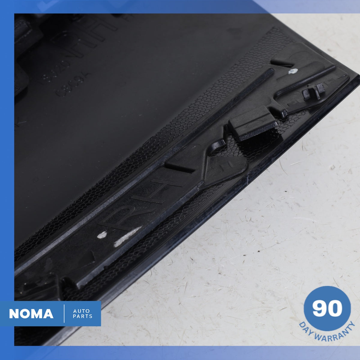 15-23 LR Discovery Sport L550 Rear Right Side Exterior D-Pillar Molding OEM - photo 10