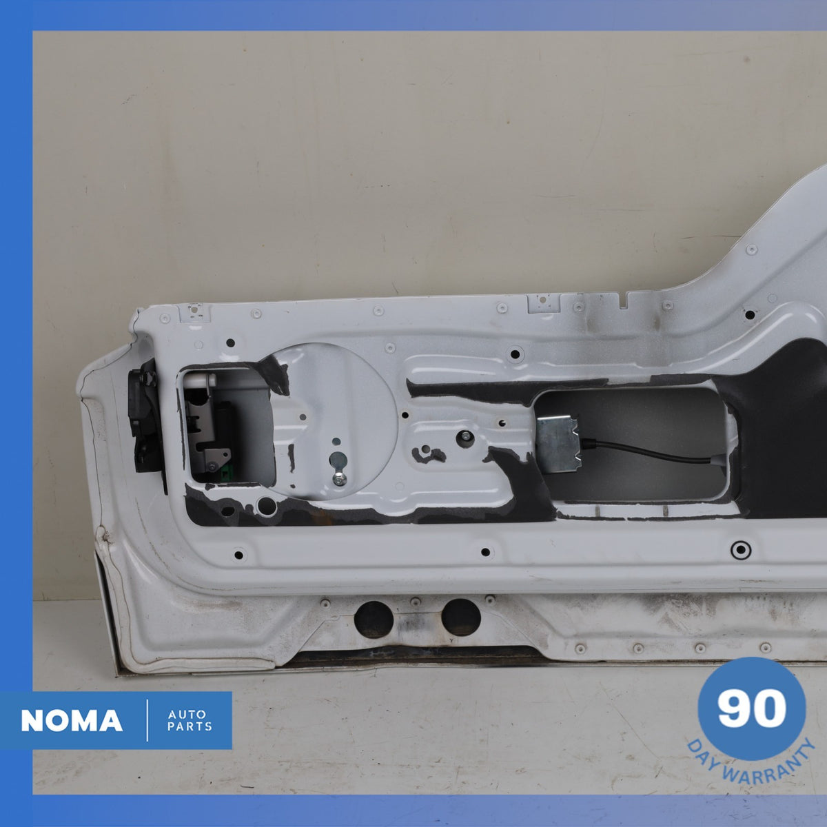 05-16 Land Rover L319 LR4 LR3 Lower Trunk Lid Shell Cover Assembly White OEM - photo 12