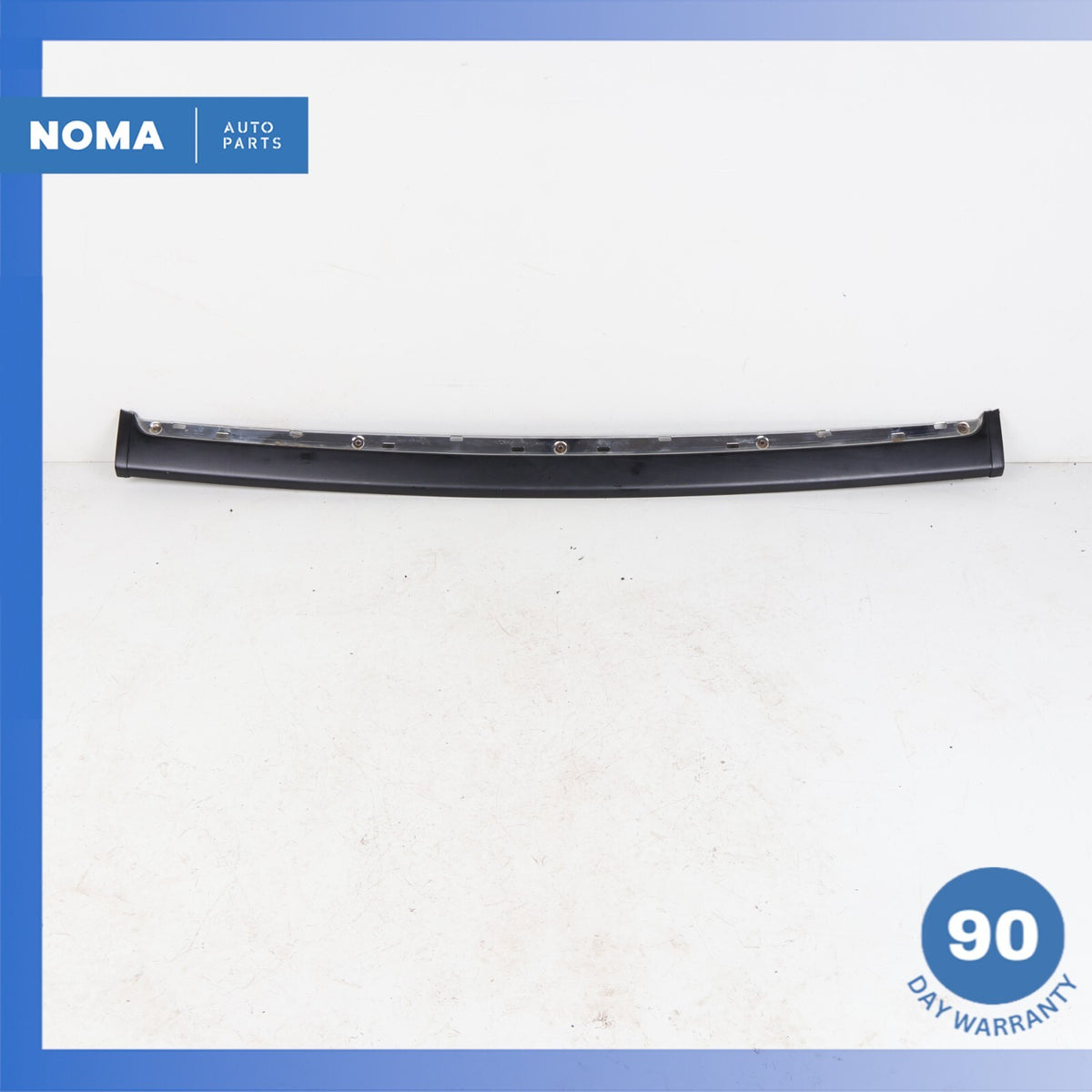 86-94 Jaguar XJ40 XJ6 XJ12 Vanden Plas Rear Bumper Center Molding BCC7300 OEM - photo 1