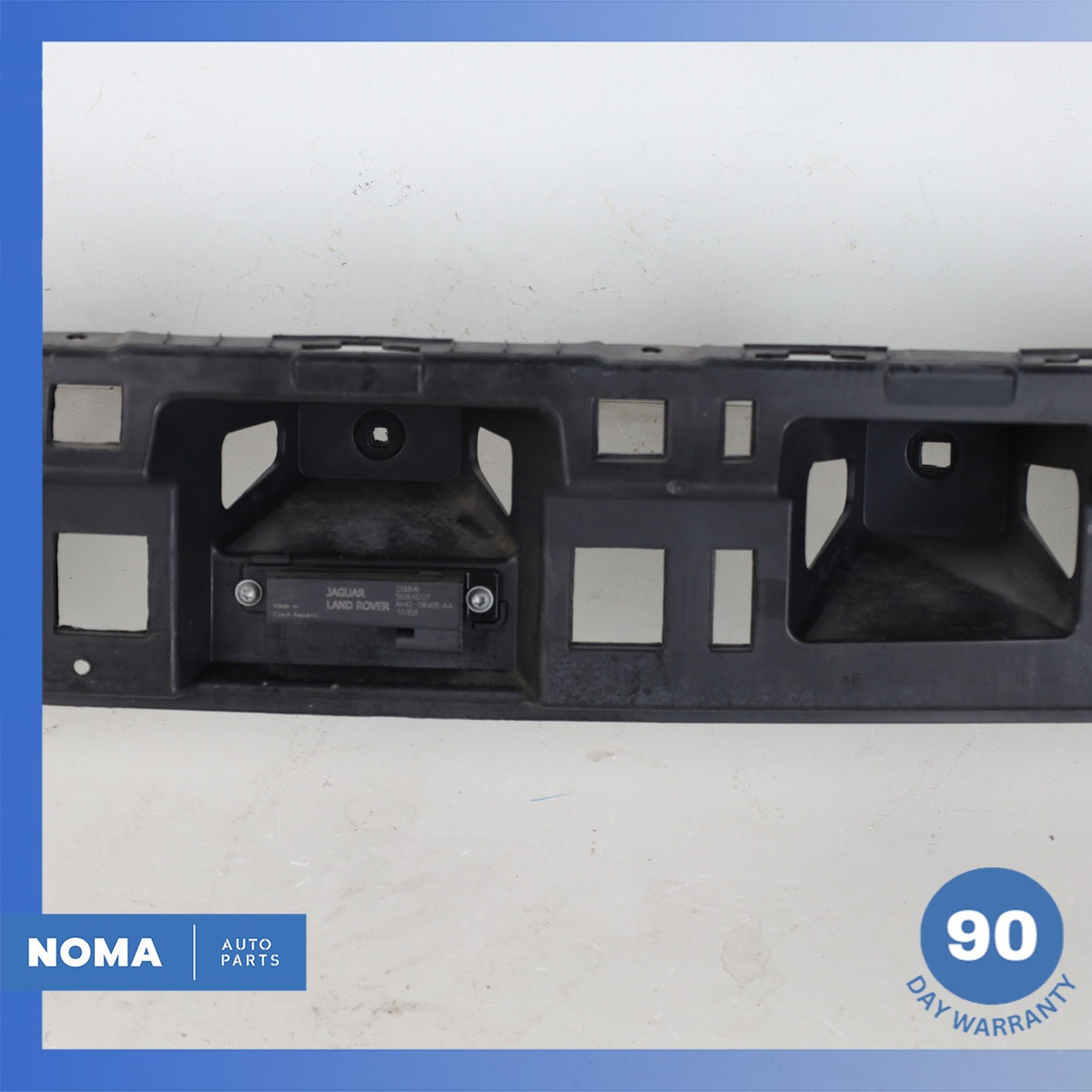 18-23 Range Rover L560 Velar Rear Bumper Center Mount Support Bracket OEM - photo 4