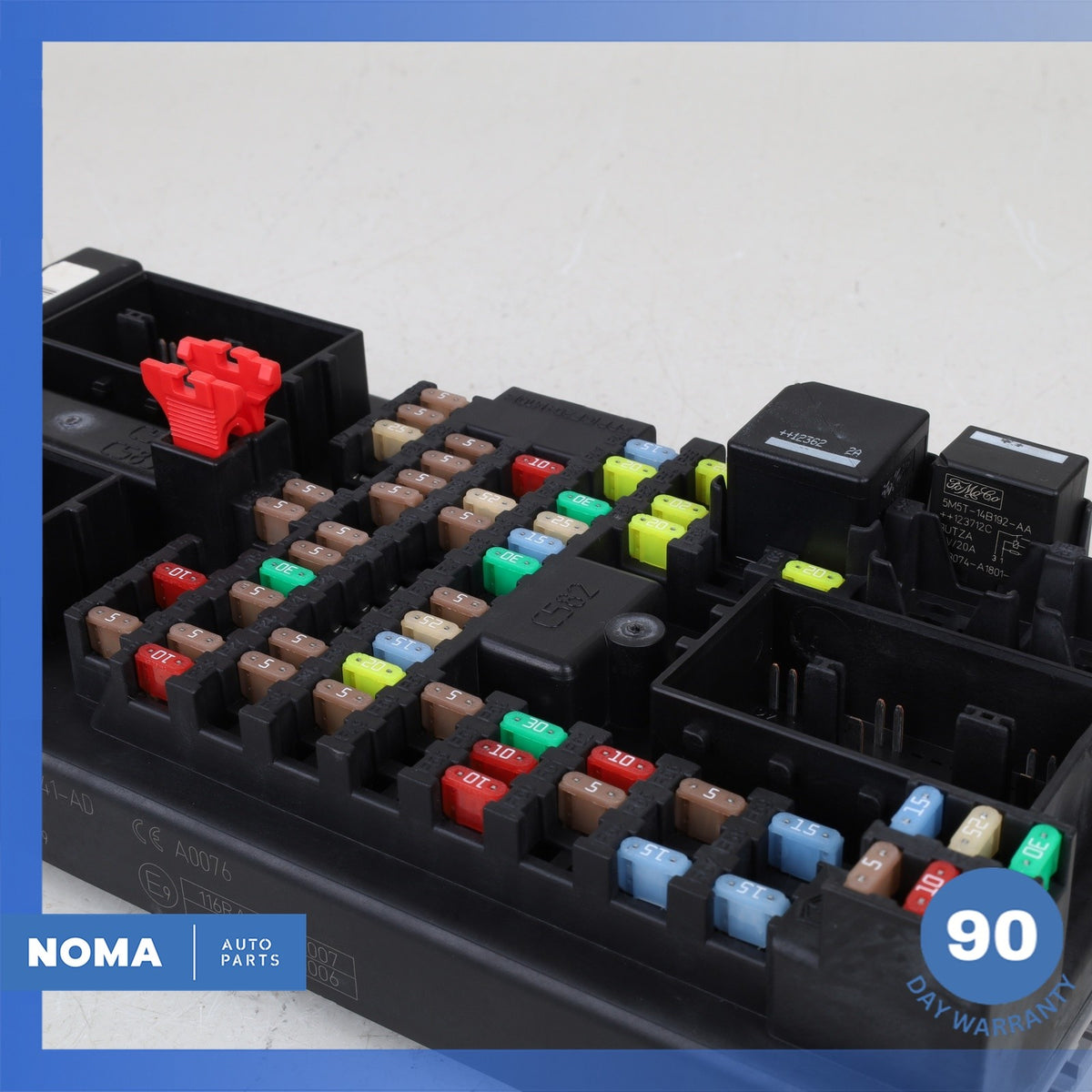 12-13 LR Range Rover Evoque L538 Body Control Module Fuse Relay Box OEM - photo 4