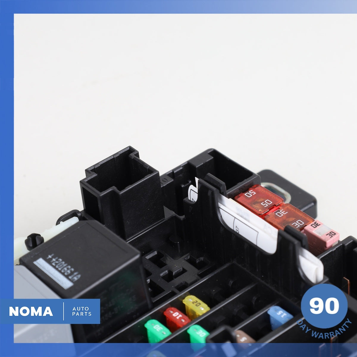 21-23 Range Rover Evoque L551 Rear Trunk Battery Fuse Relay Box Module OEM 58k - photo 3