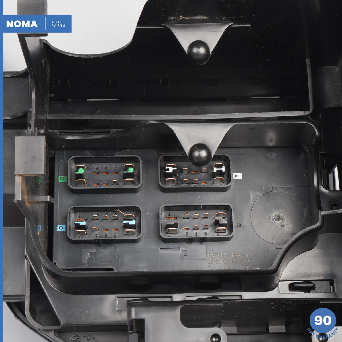 98-03 Jaguar XJ8 XJR VDP X308 Rear Back Trunk Boot Fuse Box GJA3890AE OEM - photo 13