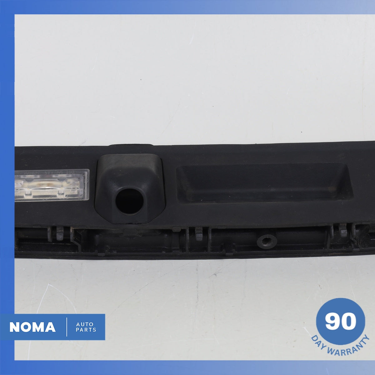 BMW G12 740i Trunk Boot License Plate Light w/ Handle 7357105 OEM - photo 5