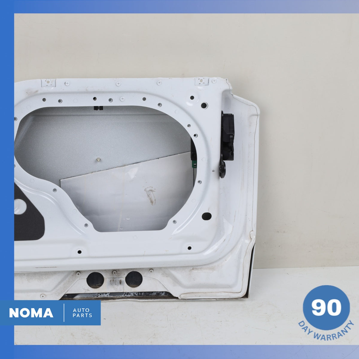 05-16 Land Rover L319 LR4 LR3 Lower Trunk Lid Shell Cover Assembly White OEM - photo 10