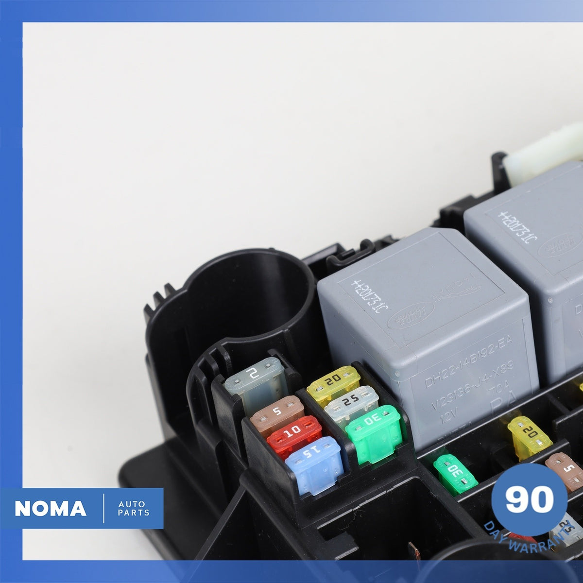 21-23 Range Rover Evoque L551 Rear Trunk Battery Fuse Relay Box Module OEM 58k - photo 4