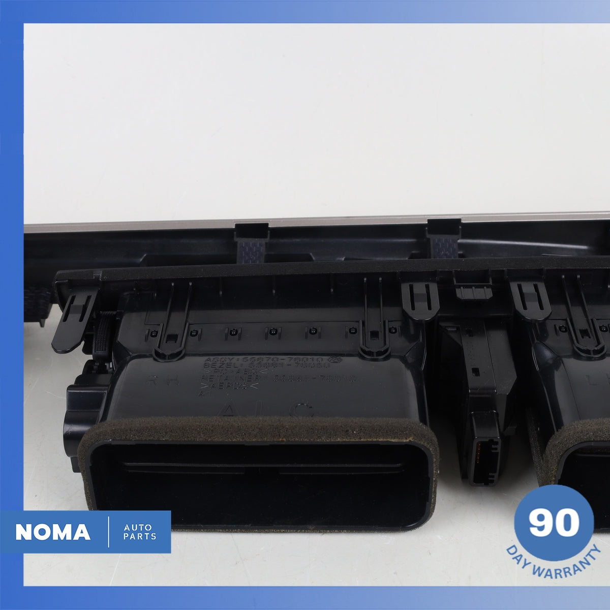 11-17 Lexus ZWA10L CT200h Register Assembly Instrument Panel Center 5567076010C0 - photo 11