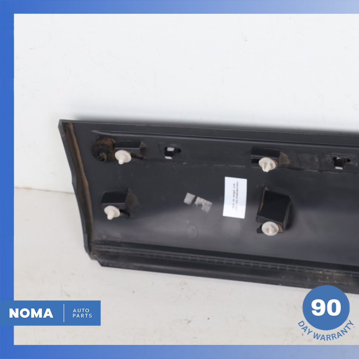 12-19 Range Rover Evoque L538 4DR Front Right Door Lower Molding OEM - photo 10