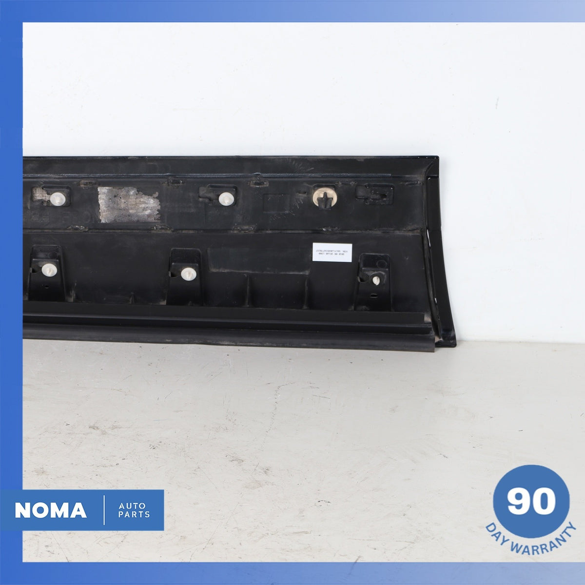 18-23 Range Rover L560 Velar Front Right Side Door Lower Cover Molding OEM - photo 8