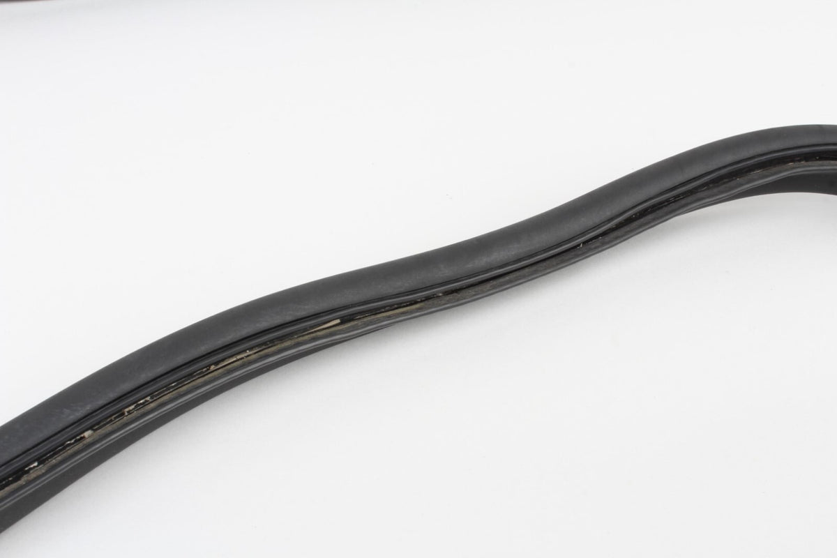 03-08 BMW Z4 E85 Roadster Rear Back Trunk Boot Lid Weatherstrip Seal 7016194 OEM - photo 4