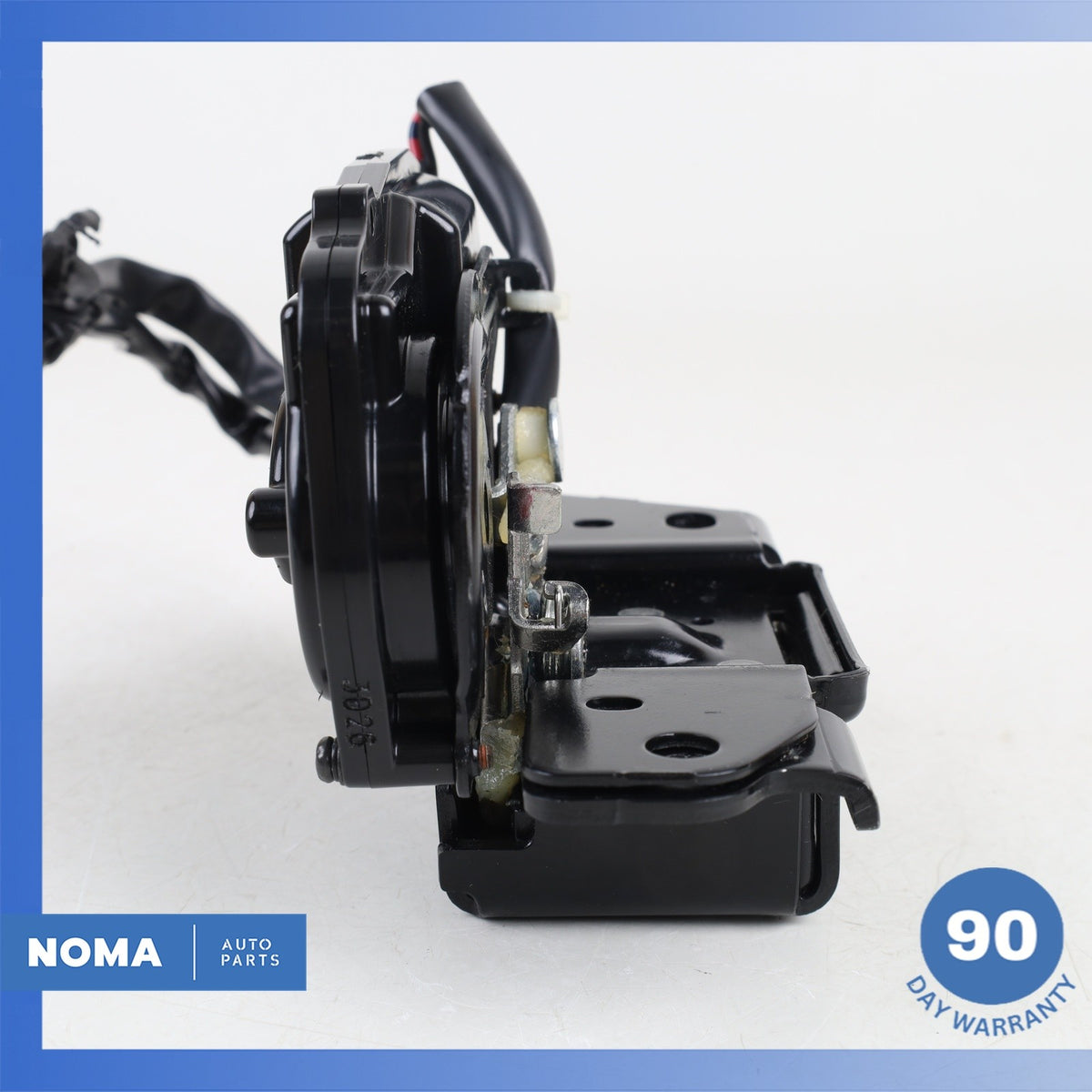 Lexus ZWA10 CT200h Trunk Boot Lock Latch Actuator 69350-47040 OEM - photo 11