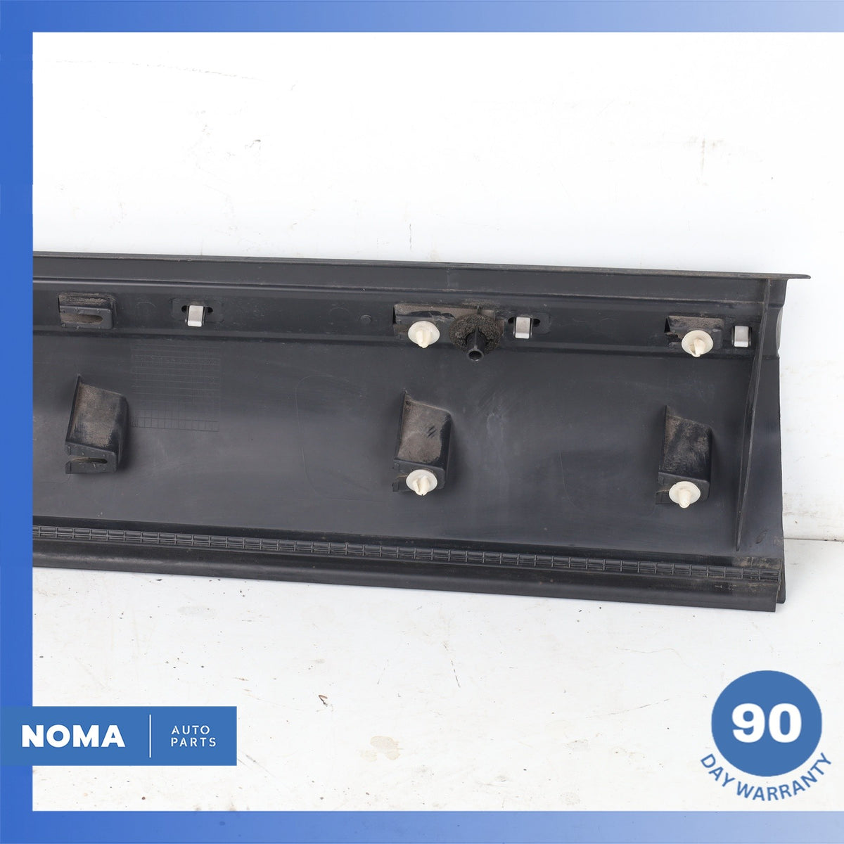 12-19 Range Rover Evoque L538 4DR Front Right Door Lower Molding OEM - photo 6