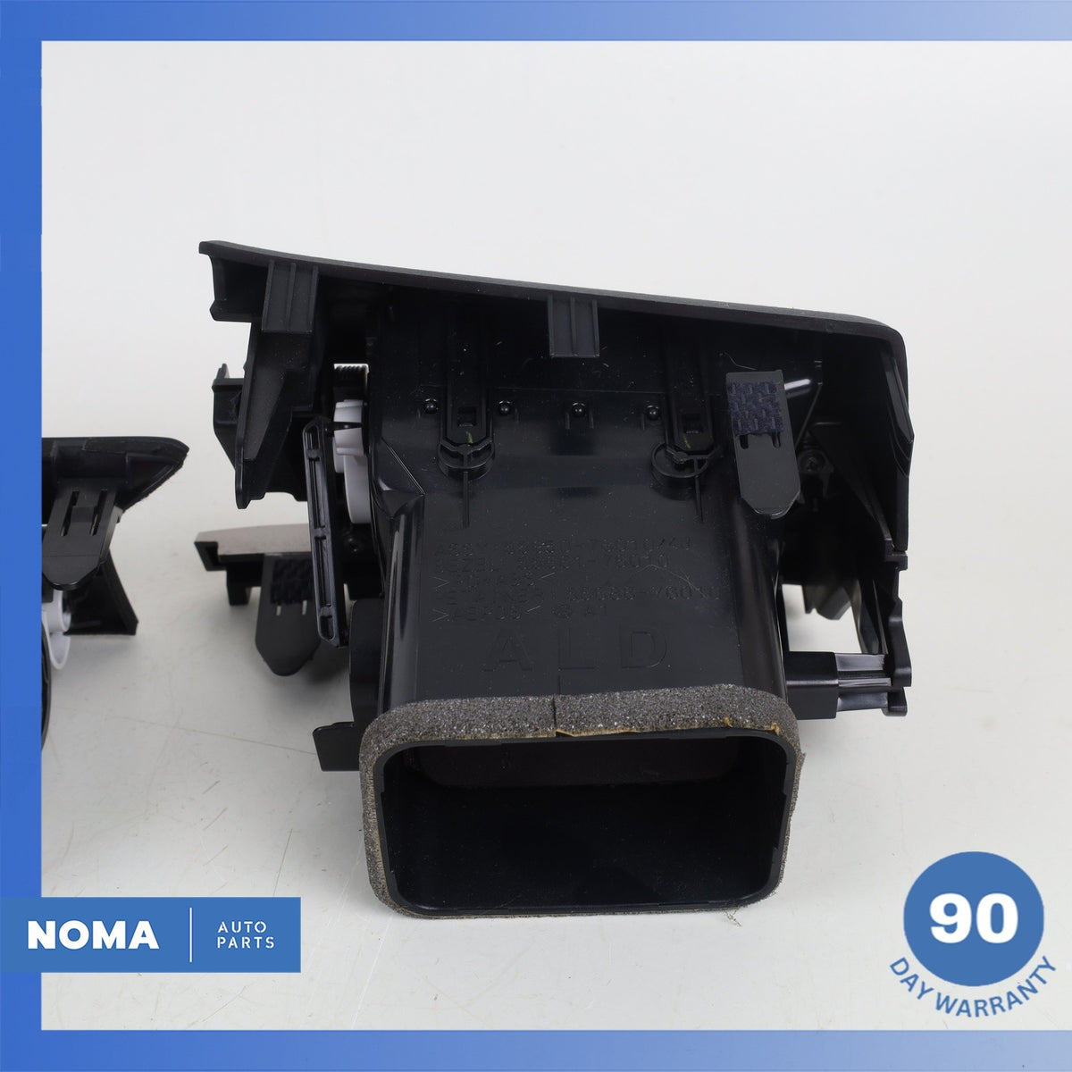 11-17 Lexus ZWA10L CT200h Register Assembly Instrument Panel Center 5567076010C0 - photo 13