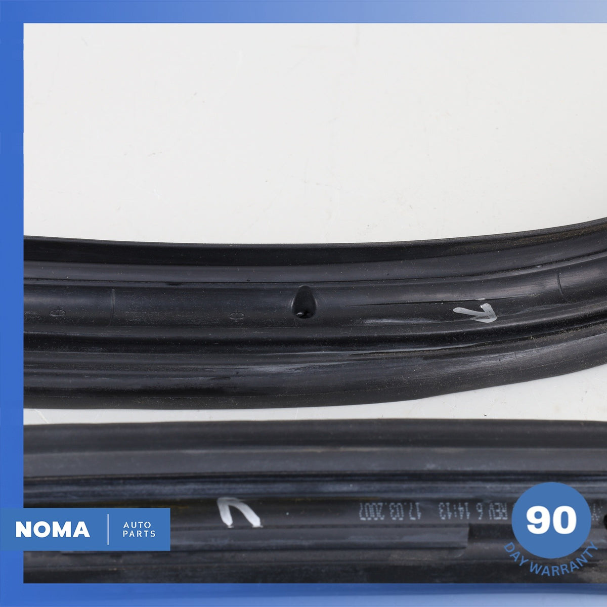 03-08 BMW E85 Z4 Convertible Top Roof Right Side Outside Molding Seal Set OEM - photo 12