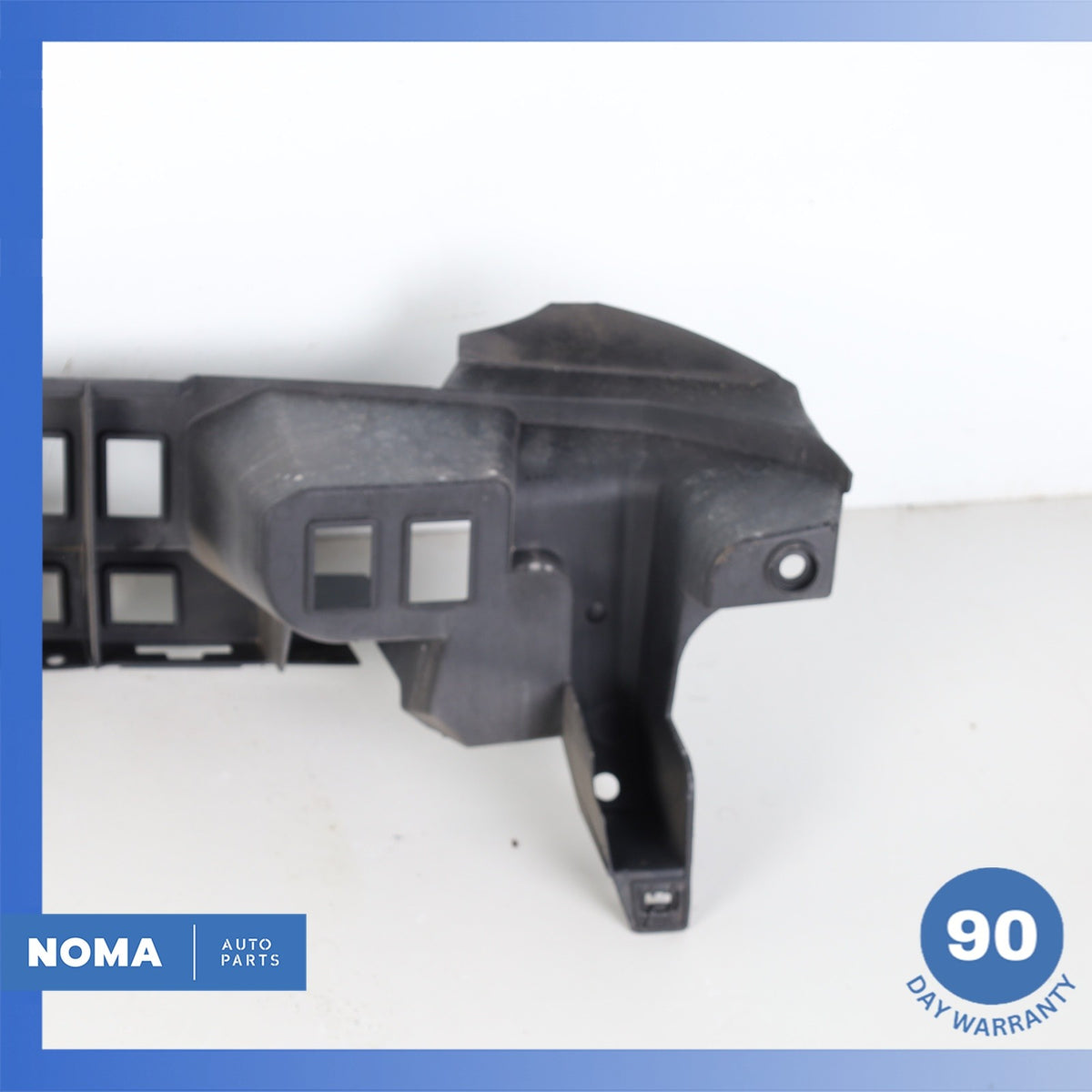 18-23 Range Rover L560 Velar Rear Bumper Center Mount Support Bracket OEM - photo 10