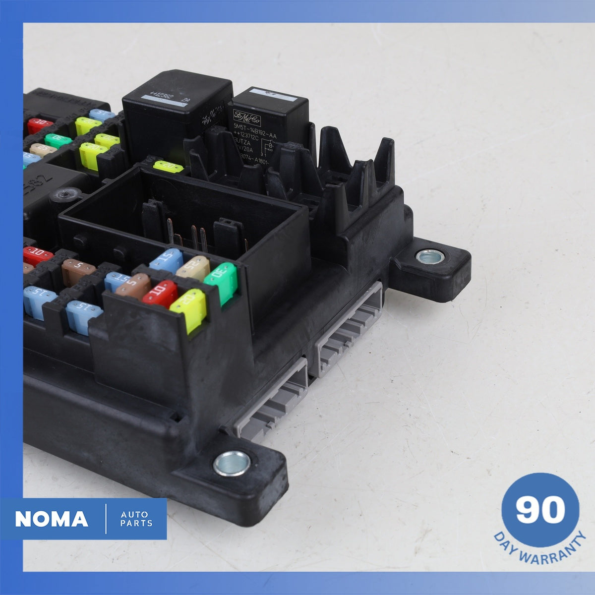 12-13 LR Range Rover Evoque L538 Body Control Module Fuse Relay Box OEM - photo 3