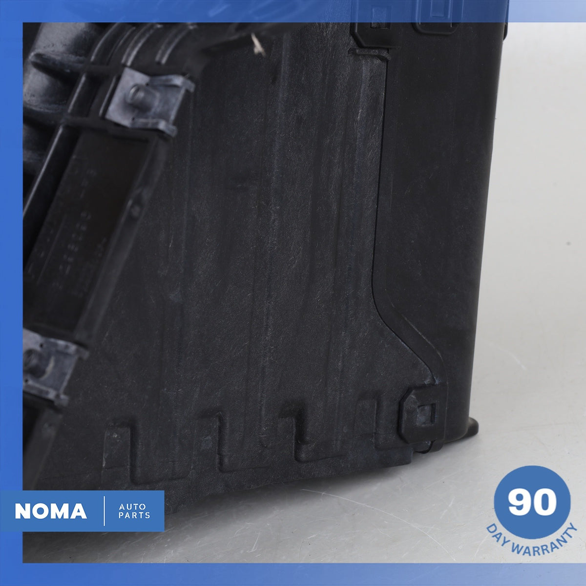 2013 LR Range Rover Evoque L538 Battery Holder Tray Cover Panel BJ3202214A OEM - photo 3