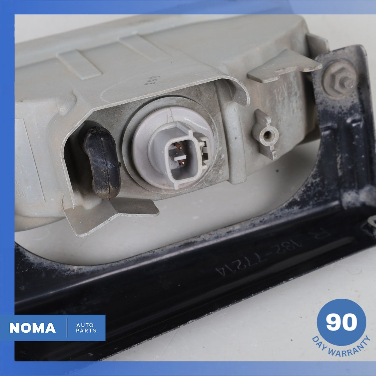 02-10 Lexus Z40 SC430 Front Right Passenger Fog Light Lamp 81211-24050 OEM - photo 8